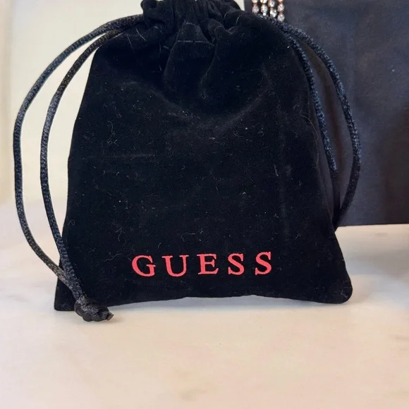 GUESS VIRAL Black Sunglasses with Removable Charms NWT & Dusties - Picture 4 of 10